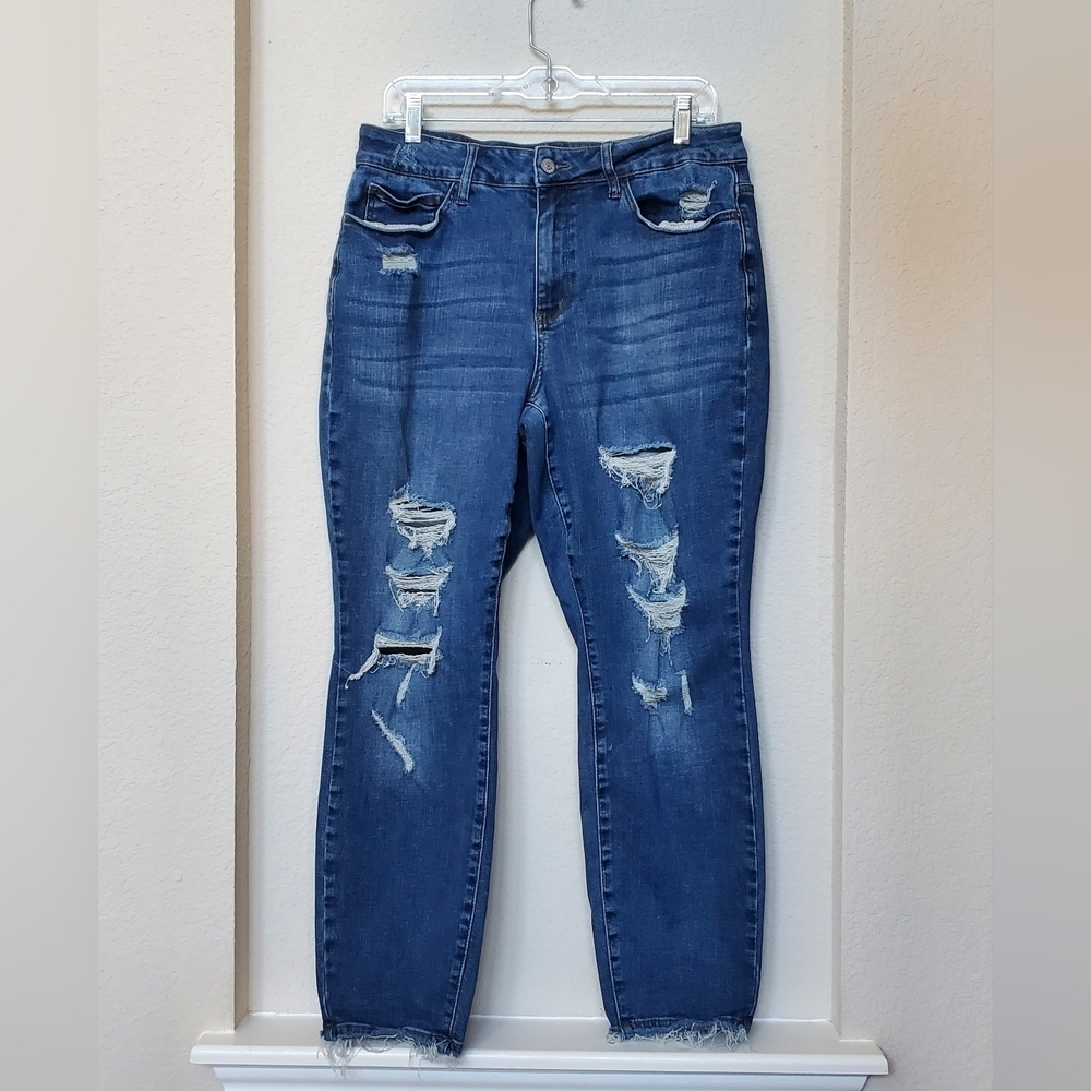 Judy Blue Distressed Boyfriend style Jeans. Size 16W